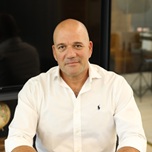 עו"ד נוטריון ומגשר, יצחק קארו